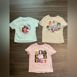 GAP Kids Short Sleeve Tees - Gabby’s Dollhouse , Familia, Barbie Designs size 4T